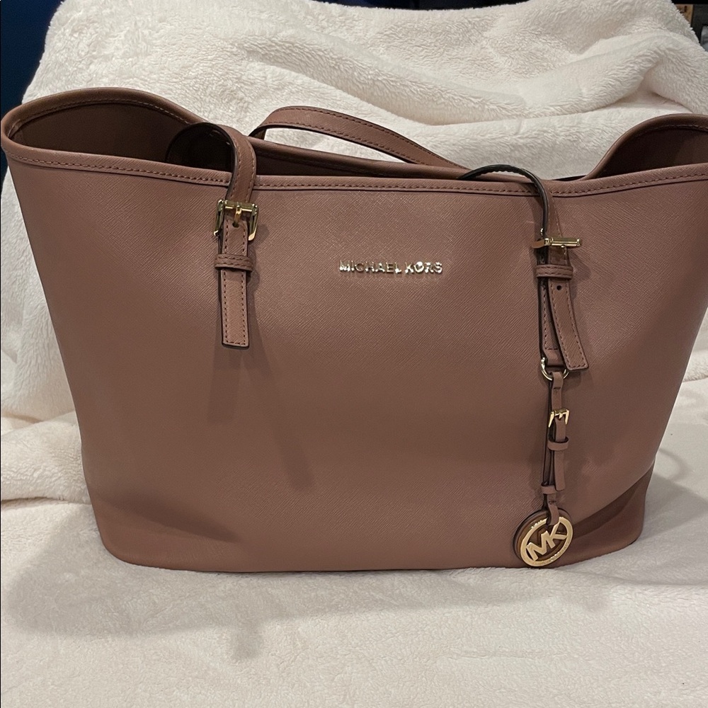 🍎 Michael Kors Mauve Leather Tote